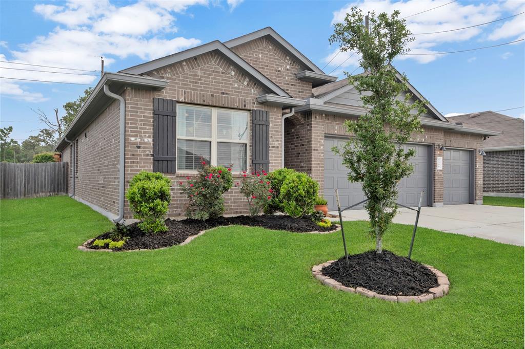 5918 Dovershire Bluff Way, Spring, Texas image 2