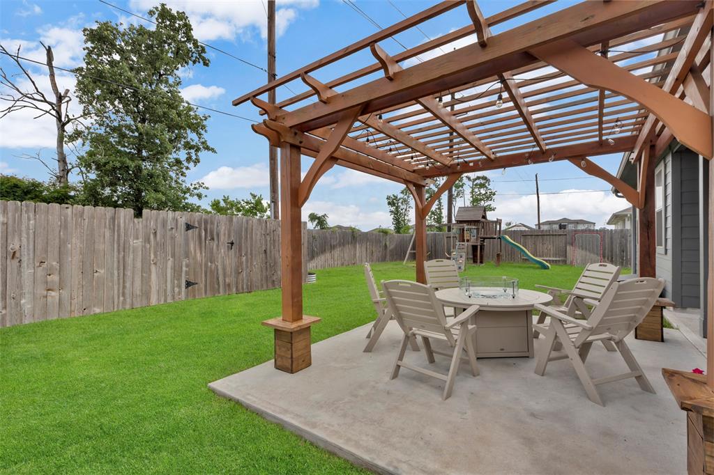 5918 Dovershire Bluff Way, Spring, Texas image 31