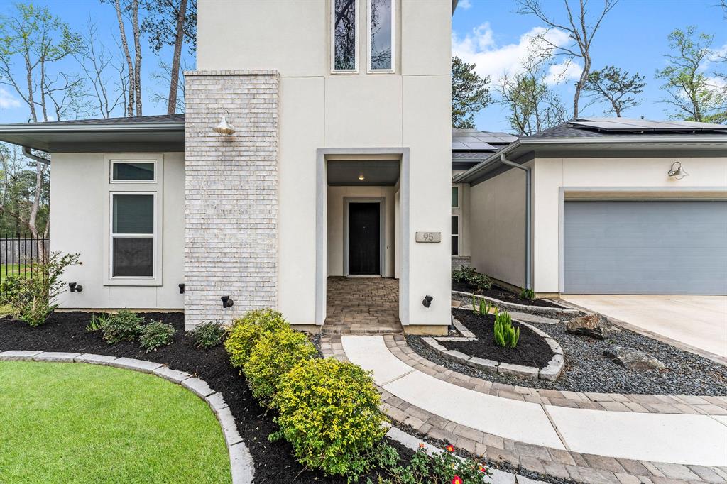 95 Perennial Canyon Drive, The Woodlands, Texas image 3