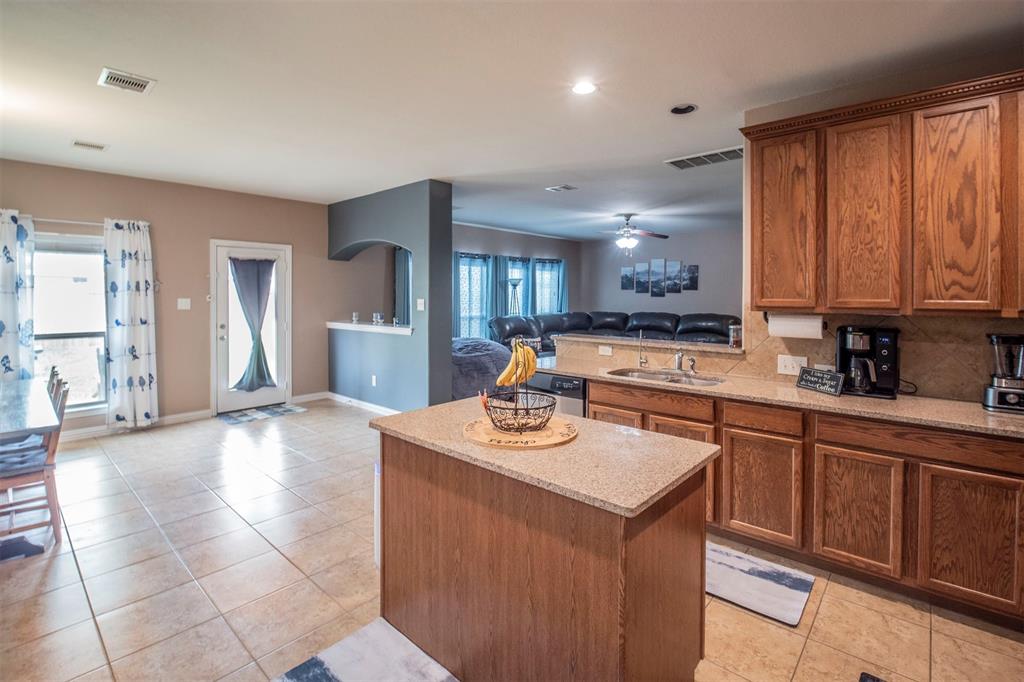 9915 Blissfull Valley Lane, Tomball, Texas image 4