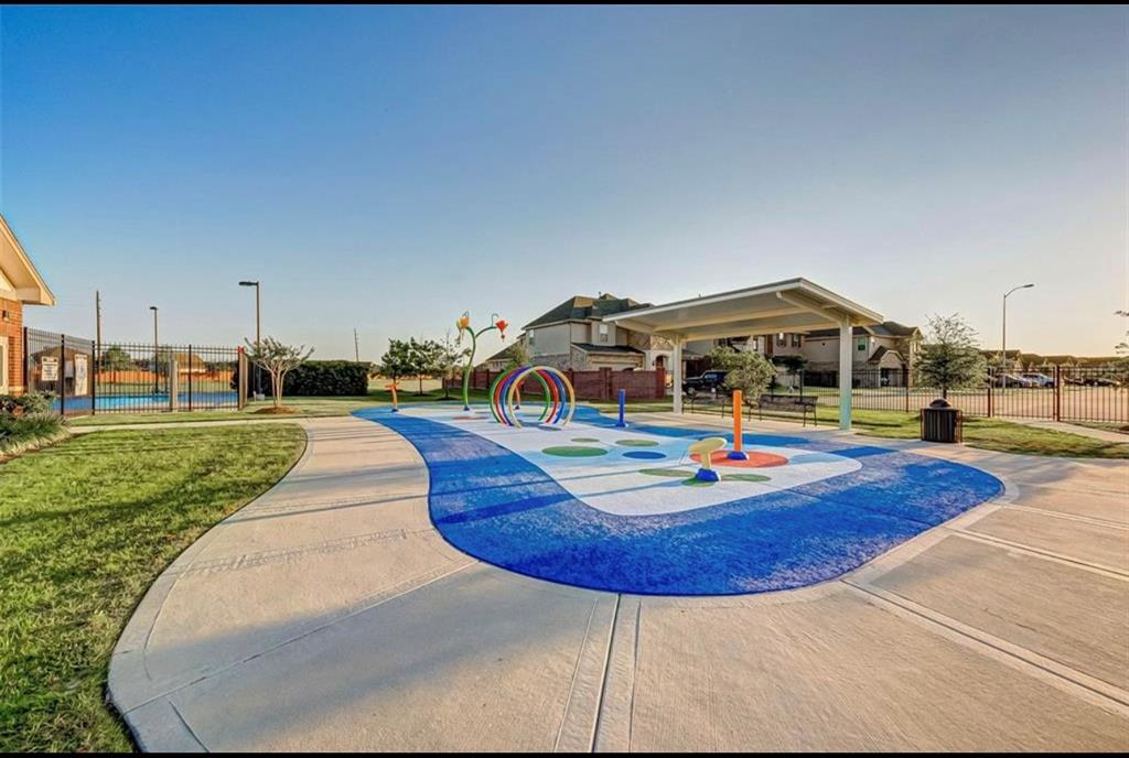 8106 Yarrow Drive, Cypress, Texas image 28