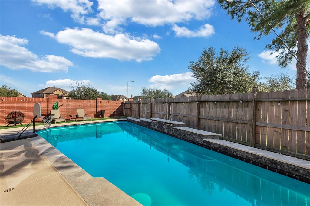 8106 Yarrow Drive, Cypress, Texas image 2
