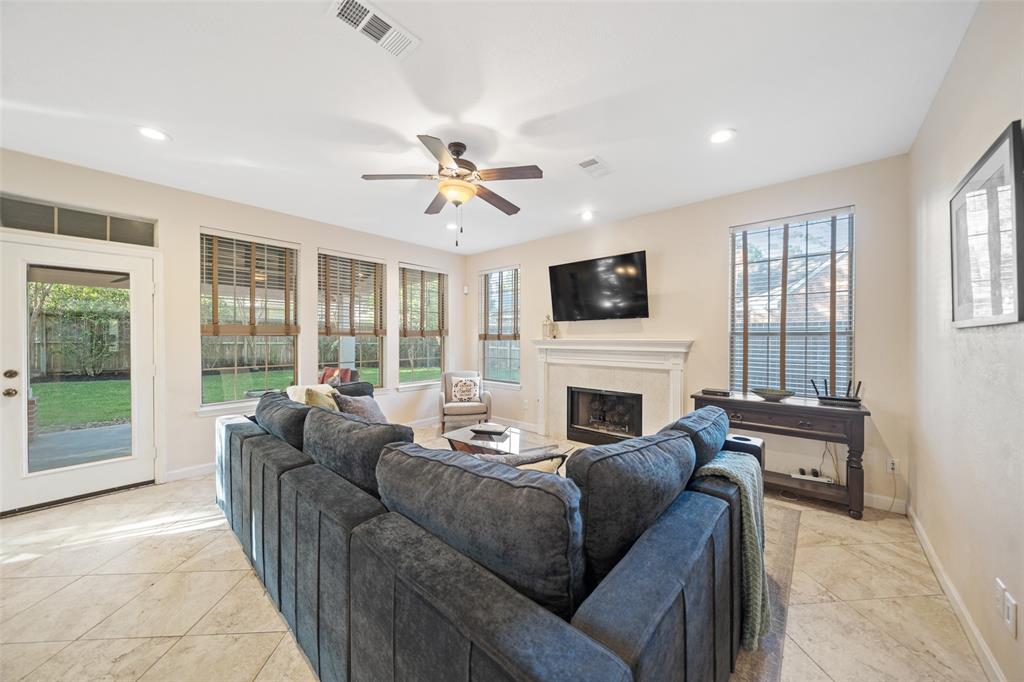23 W Stony End Place, The Woodlands, Texas image 20