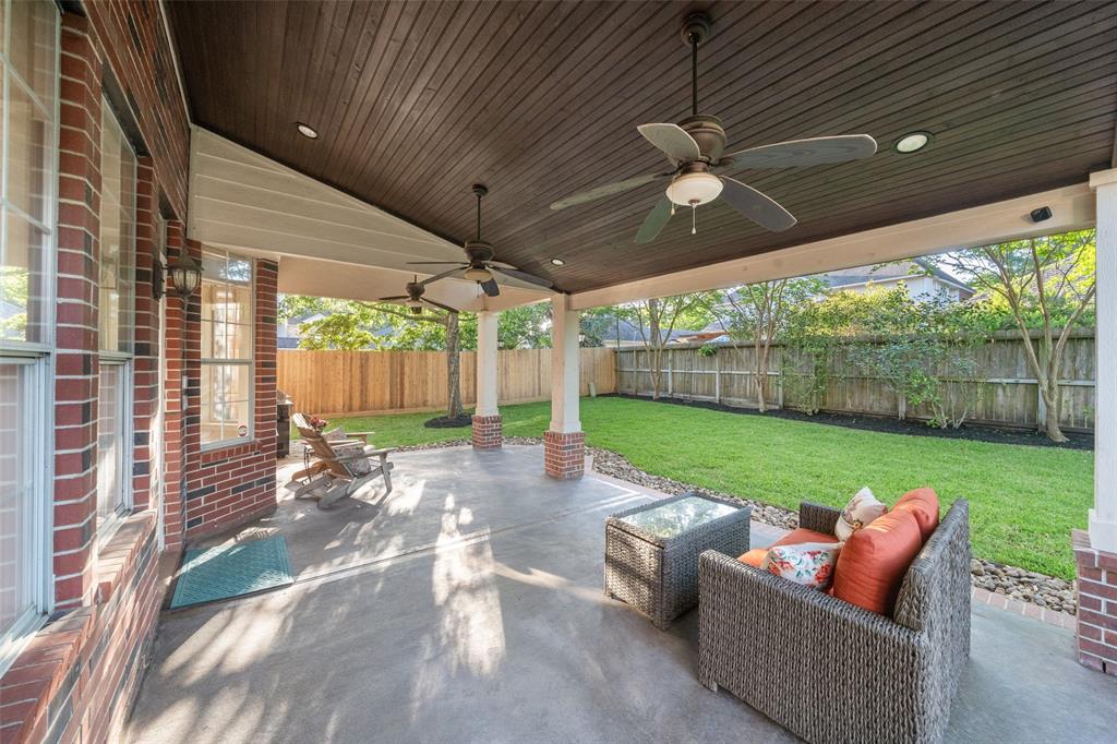23 W Stony End Place, The Woodlands, Texas image 4