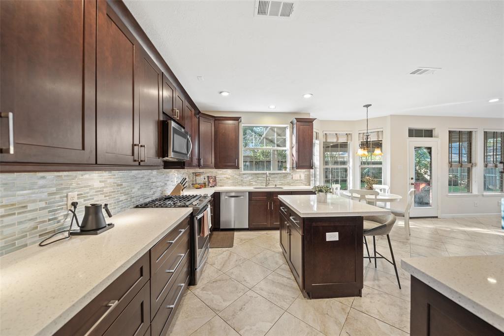 23 W Stony End Place, The Woodlands, Texas image 13