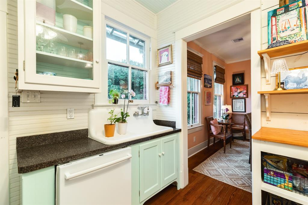 1411 13th Street, Galveston, Texas image 9