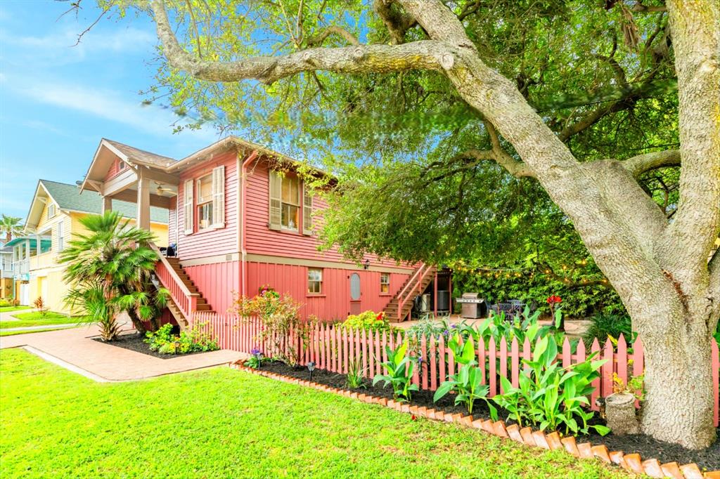 1411 13th Street, Galveston, Texas image 3
