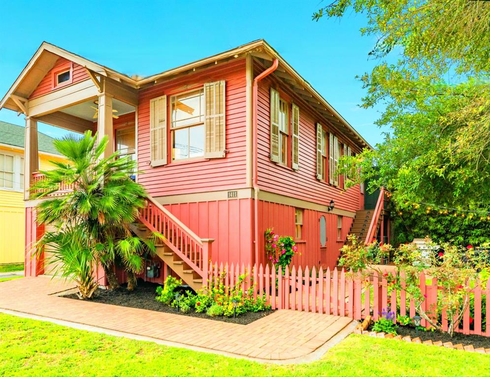 1411 13th Street, Galveston, Texas image 2