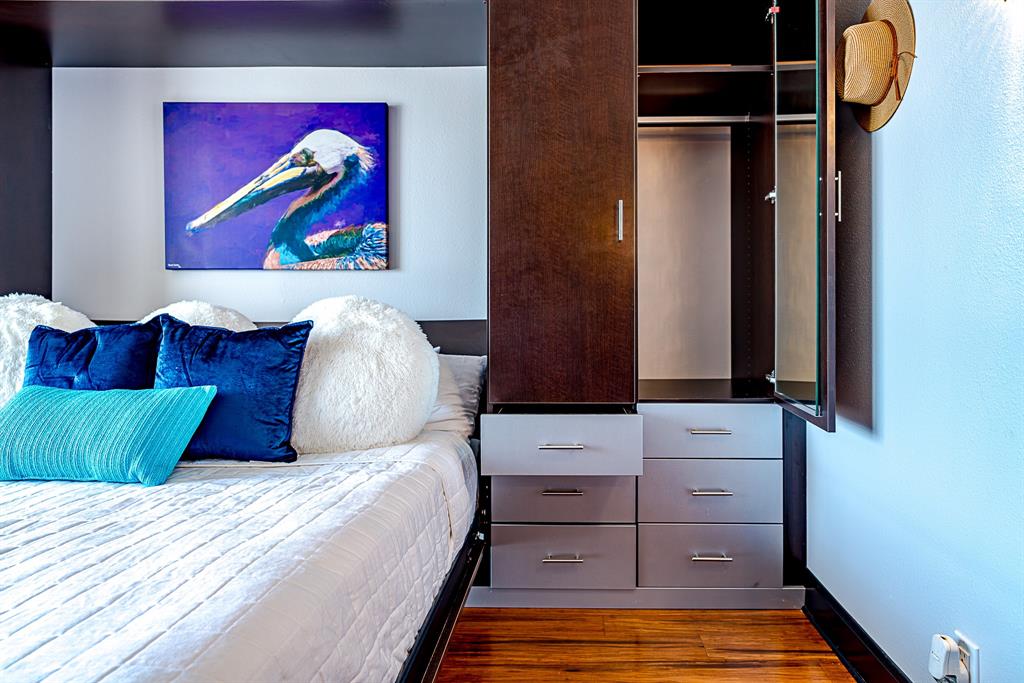 5220 Seawall Boulevard 1232