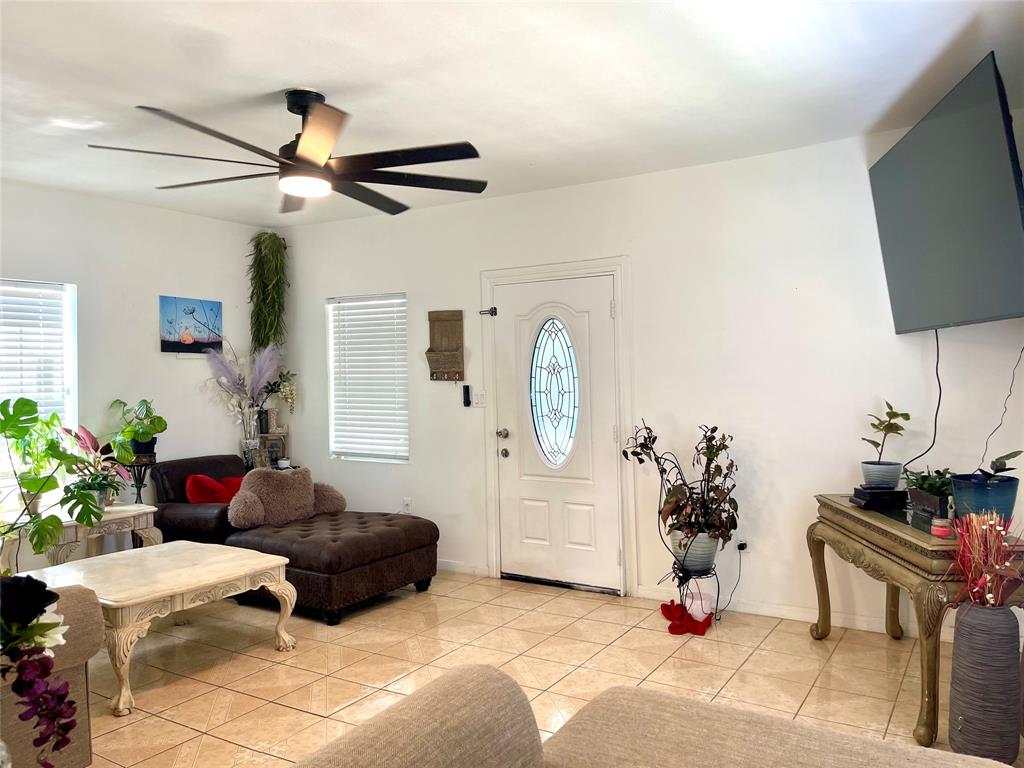 214 N 2nd Street, La Porte, Texas image 5
