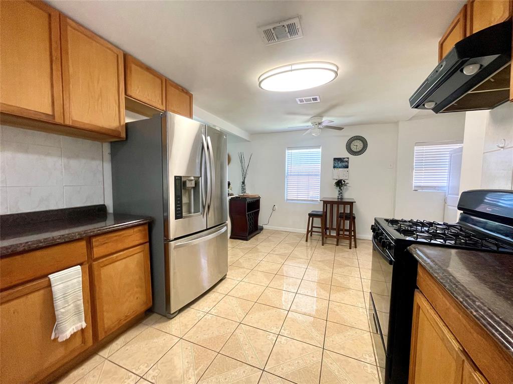 214 N 2nd Street, La Porte, Texas image 12