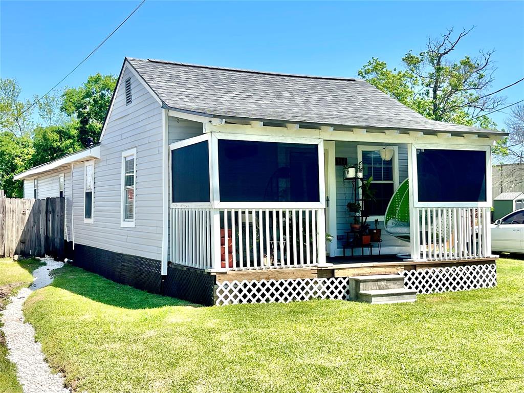 214 N 2nd Street, La Porte, Texas image 1