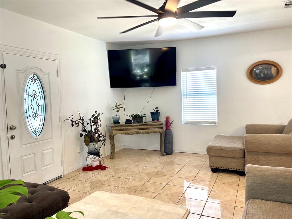 214 N 2nd Street, La Porte, Texas image 7