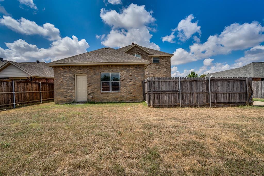 208 Cobblestone Circle, Red Oak, Texas image 6