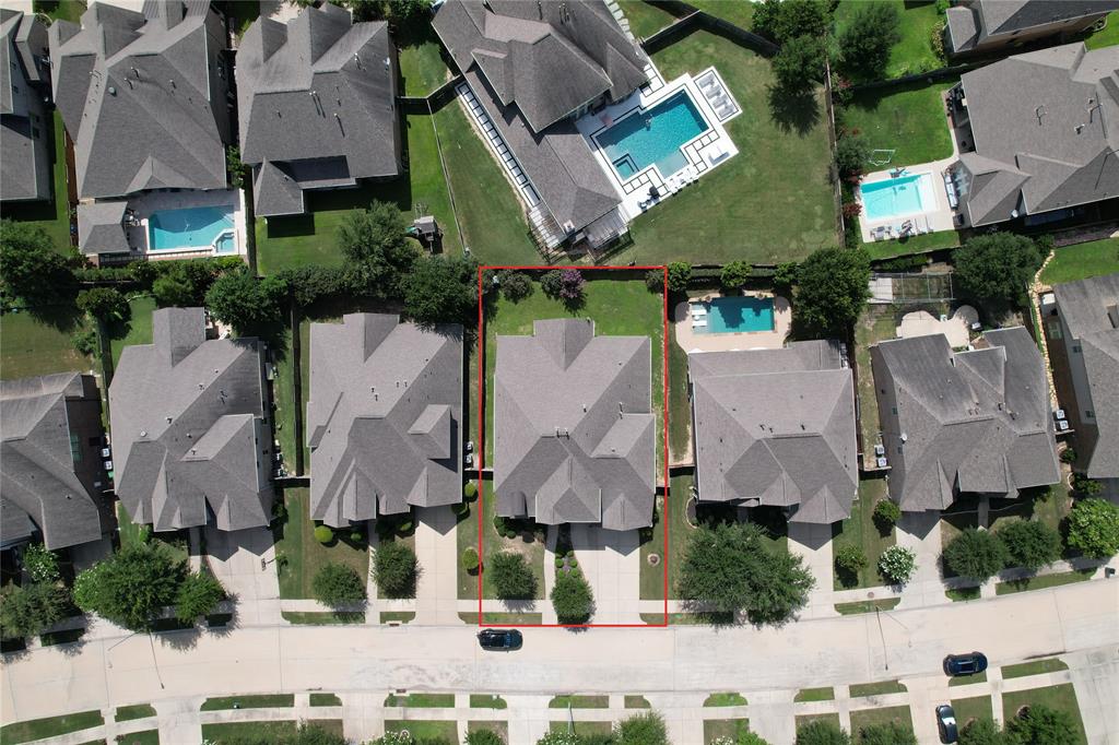 2714 Carriage Hollow Lane