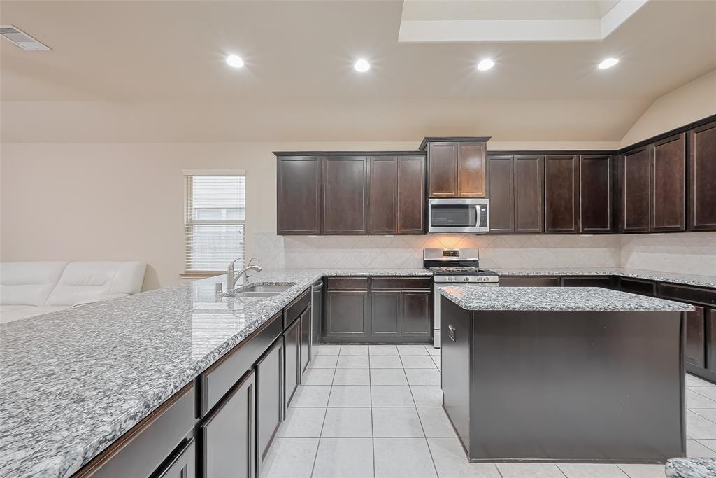 4410 Fenetre Forest Street, Katy, Texas image 11