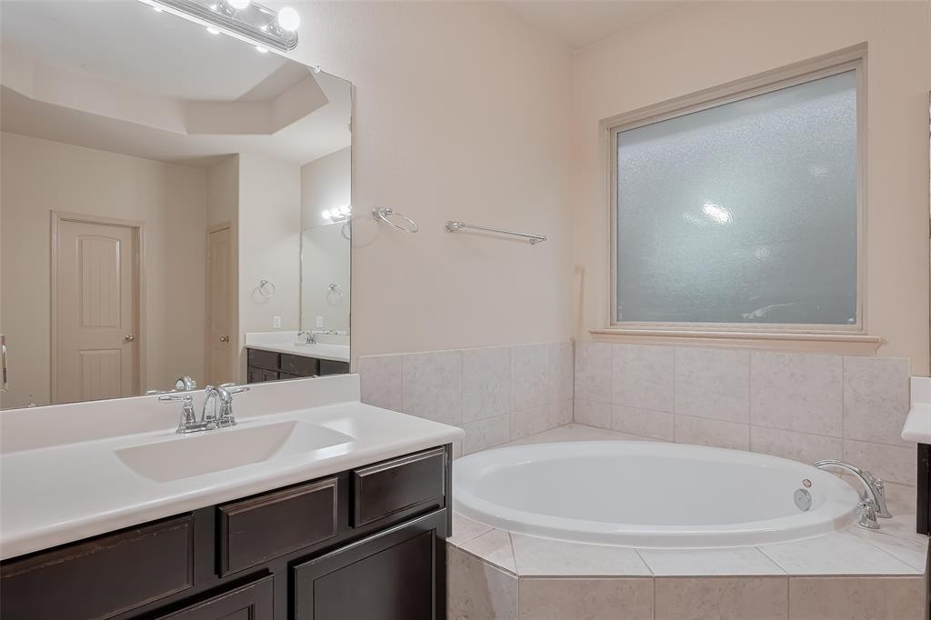 4410 Fenetre Forest Street, Katy, Texas image 34
