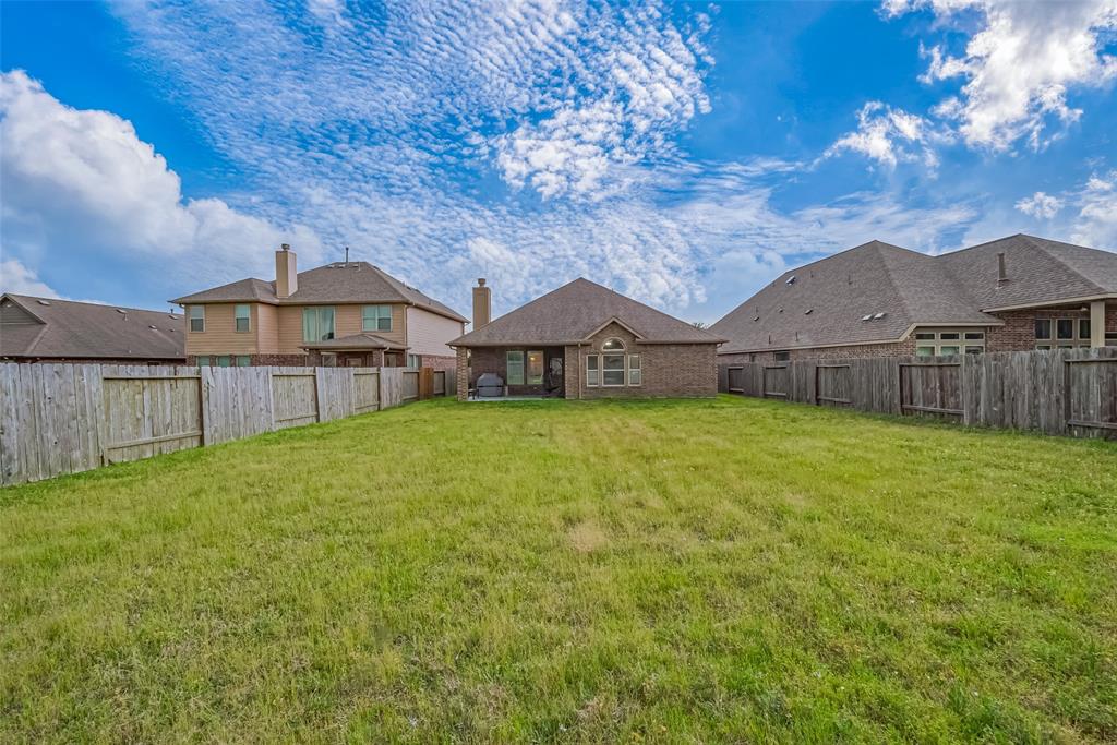 4410 Fenetre Forest Street, Katy, Texas image 37