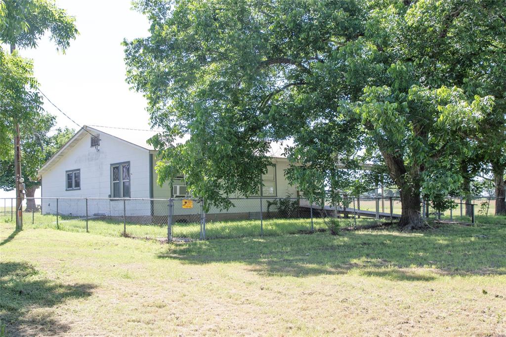 3521 Bryant Rd Rd, Schulenburg, Texas image 13