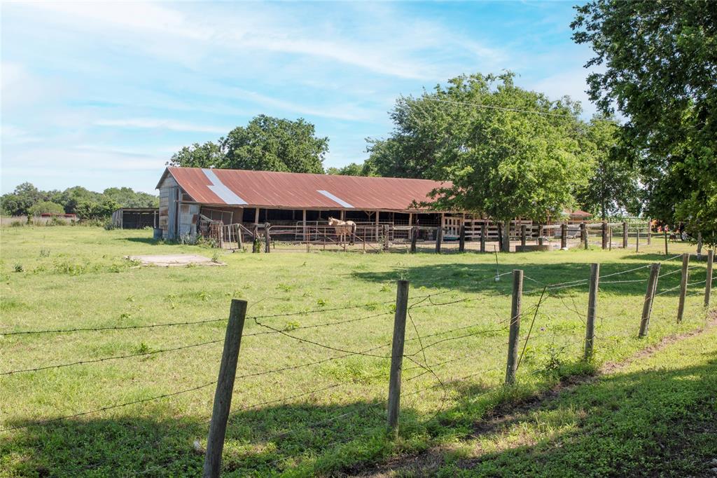 3521 Bryant Rd Rd, Schulenburg, Texas image 9