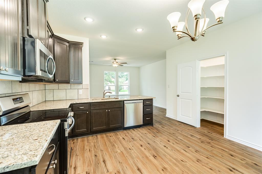141 Shady Lane, West Columbia, Texas image 11