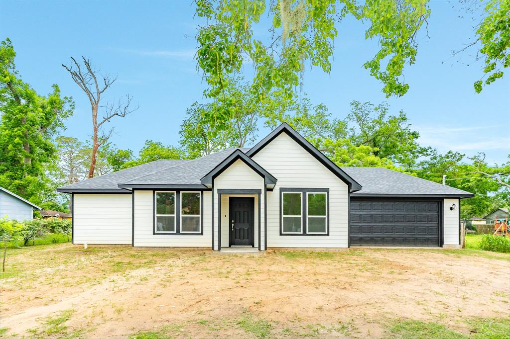 141 Shady Lane, West Columbia, Texas image 1