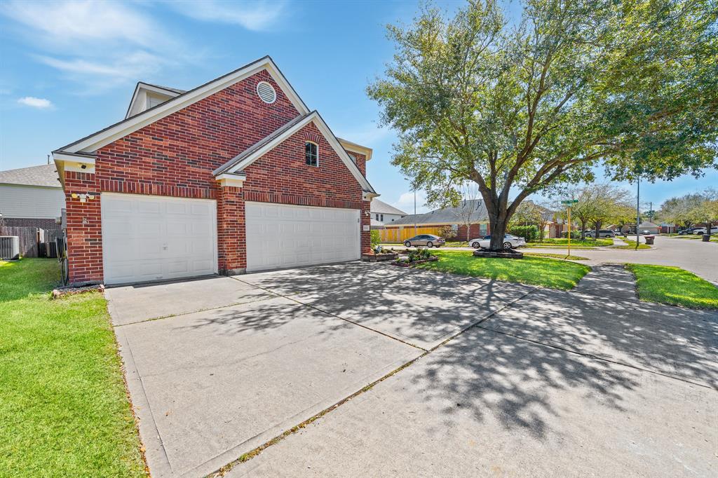 15026 Magnoliabough Place