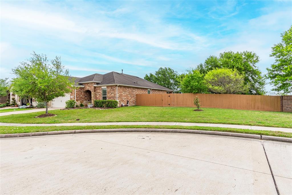656 Iago Court, League City, Texas image 33