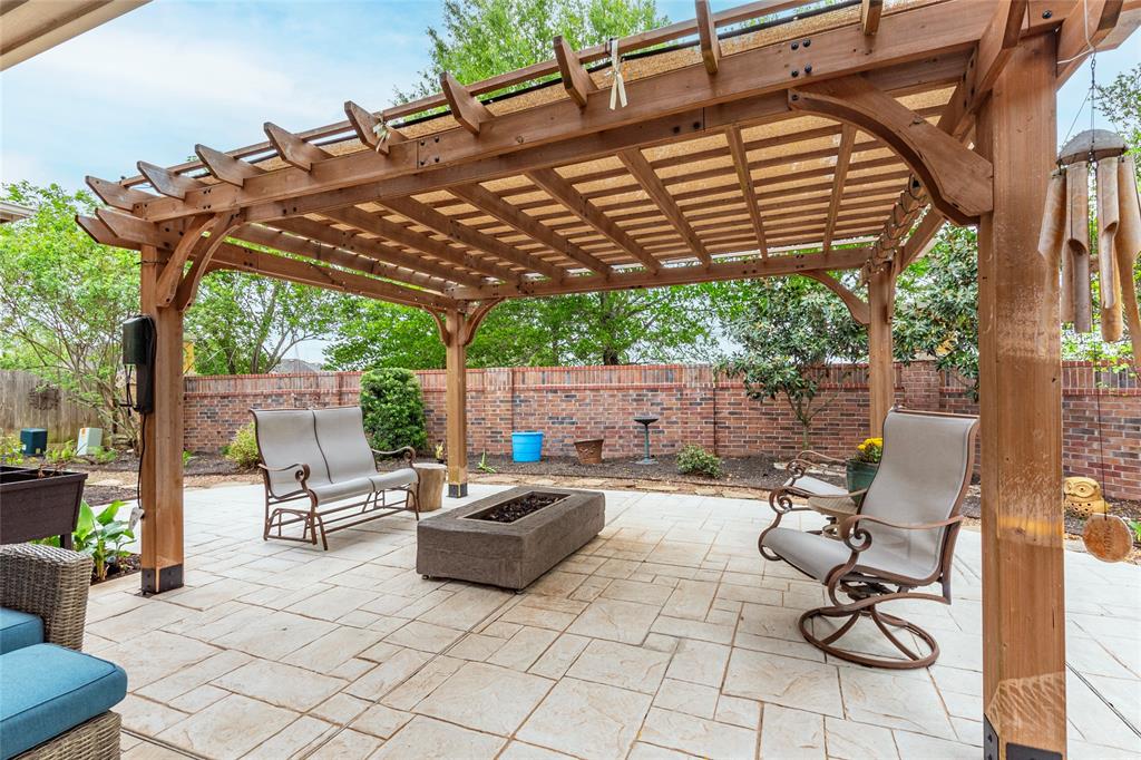 656 Iago Court, League City, Texas image 6