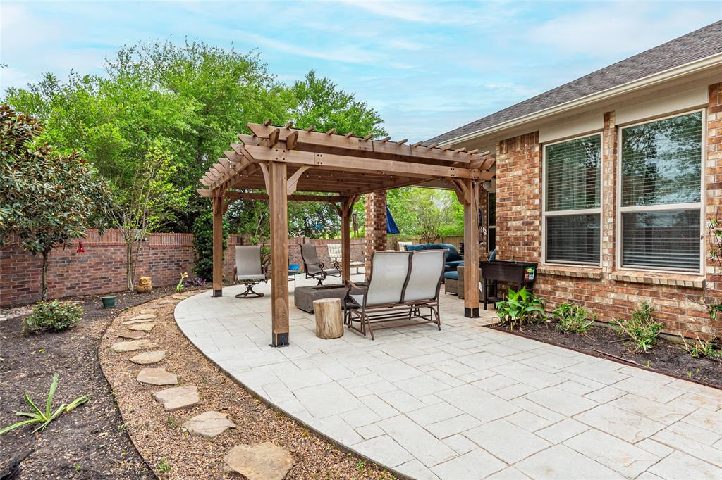 656 Iago Court, League City, Texas image 8