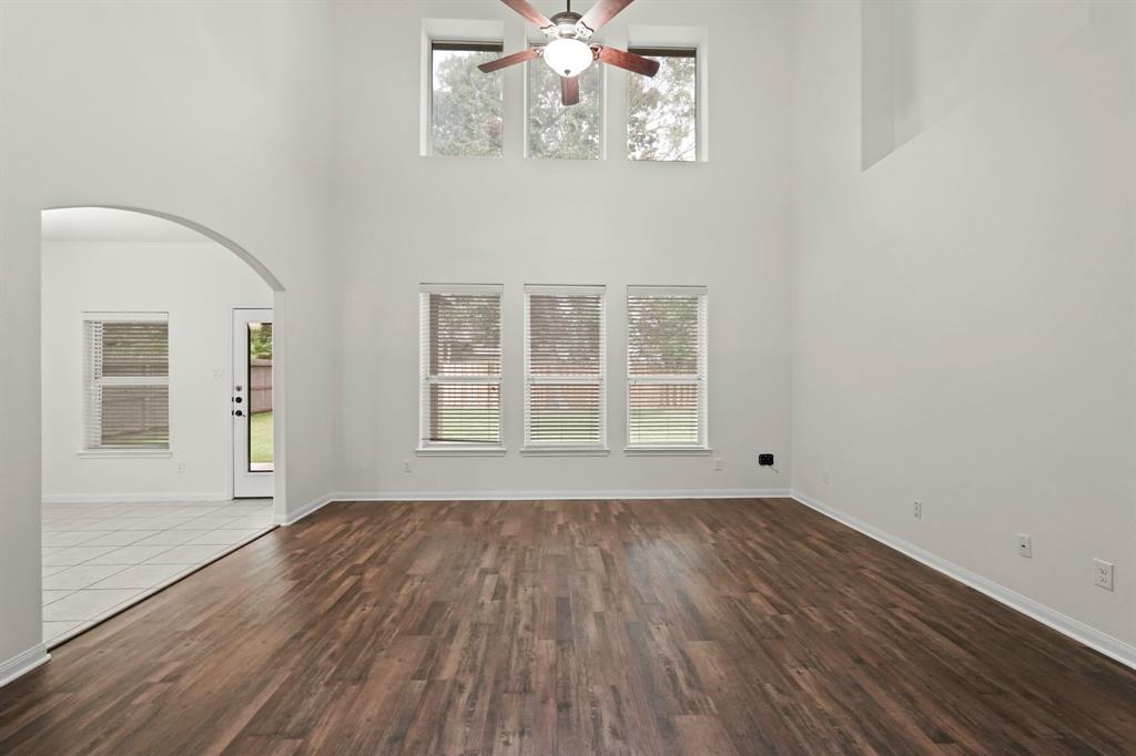 1835 Pembrook Circle, Conroe, Texas image 13
