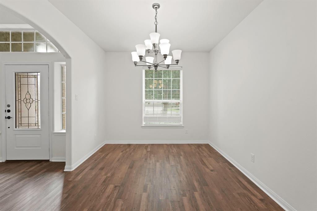 1835 Pembrook Circle, Conroe, Texas image 2