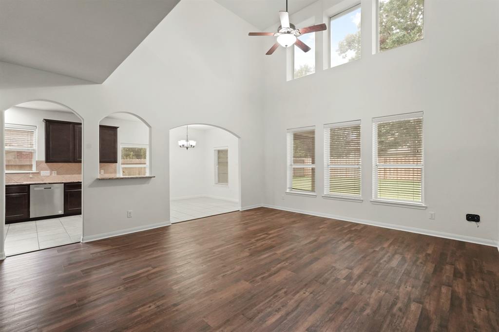 1835 Pembrook Circle, Conroe, Texas image 14