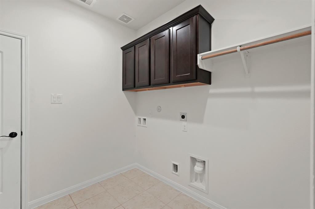 1835 Pembrook Circle, Conroe, Texas image 11