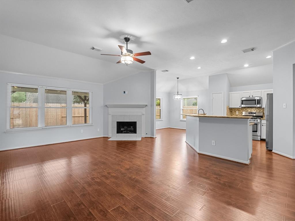 5105 Cherrywood Court, League City, Texas image 7