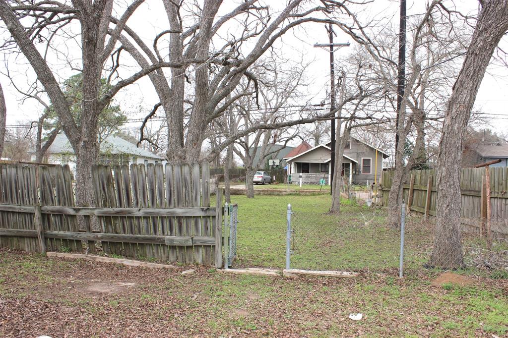 1107 Thiel Street, Brenham, Texas image 5