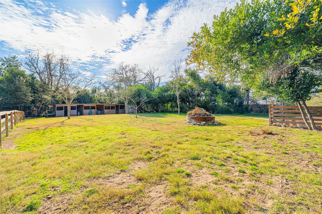 724 S Tesch Street, Bellville, Texas image 32