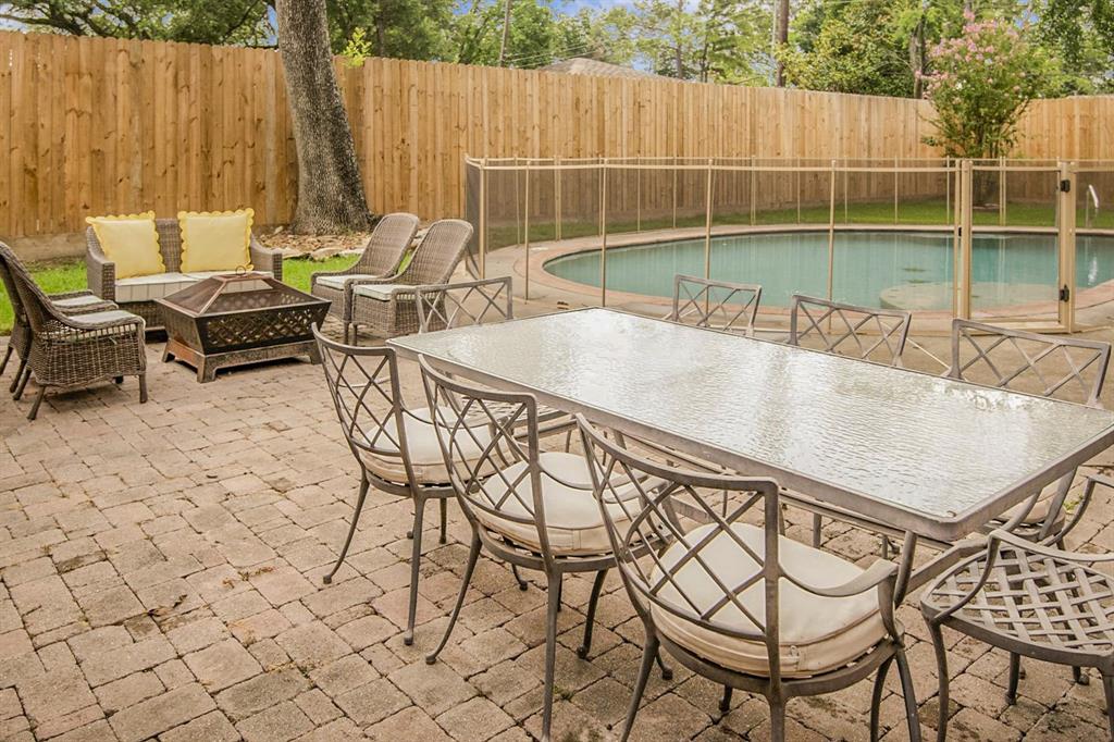 7611 Fairdale Lane