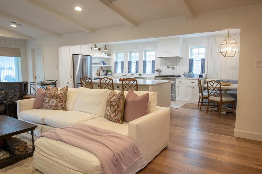 7611 Fairdale Lane