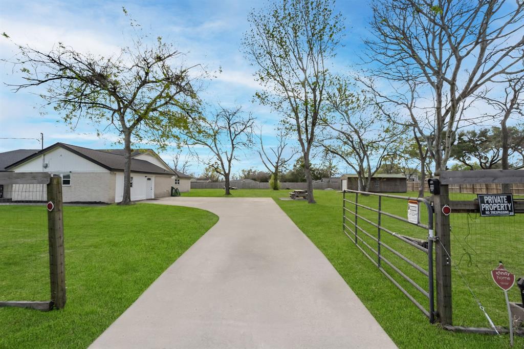8915 Lorraine Street, Highlands, Texas image 40