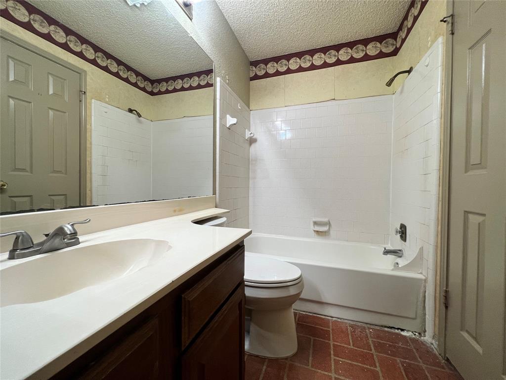 3418 Green Fields Drive, Sugar Land, Texas image 16