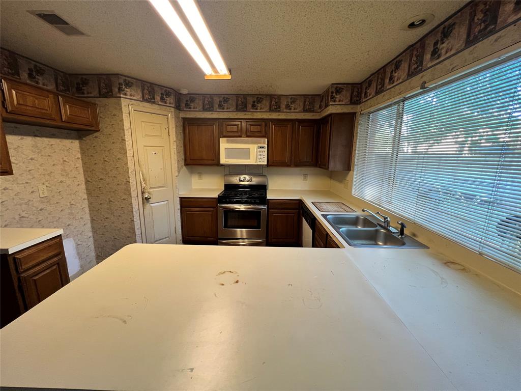 3418 Green Fields Drive, Sugar Land, Texas image 10