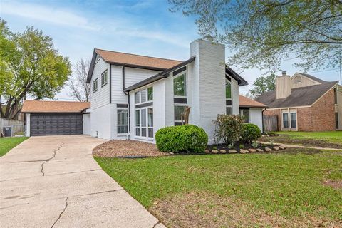 Single Family Residence in Jersey Village TX 8310 Argentina Street 2.jpg