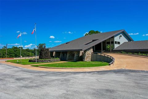 A home in Hilltop Lakes