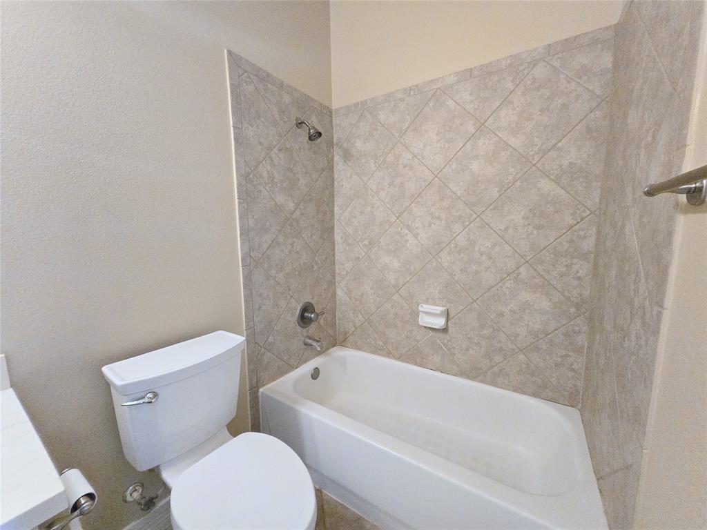 12515 Stoney Creek Drive, Pearland, Texas image 39