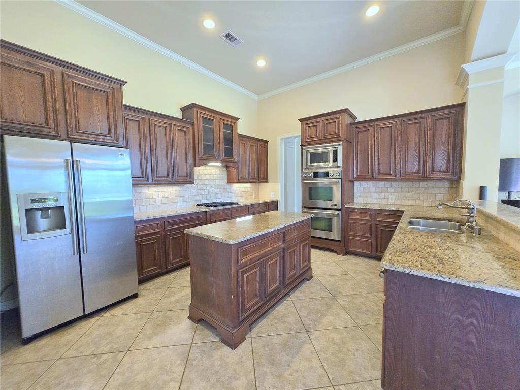 12515 Stoney Creek Drive, Pearland, Texas image 14