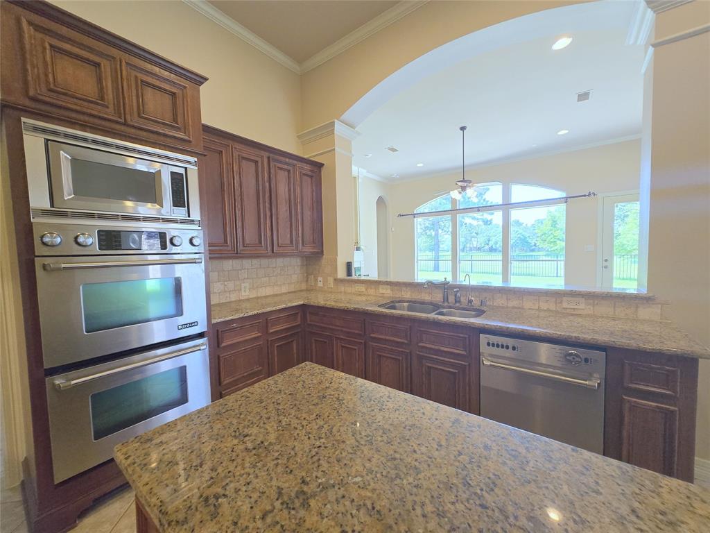 12515 Stoney Creek Drive, Pearland, Texas image 17