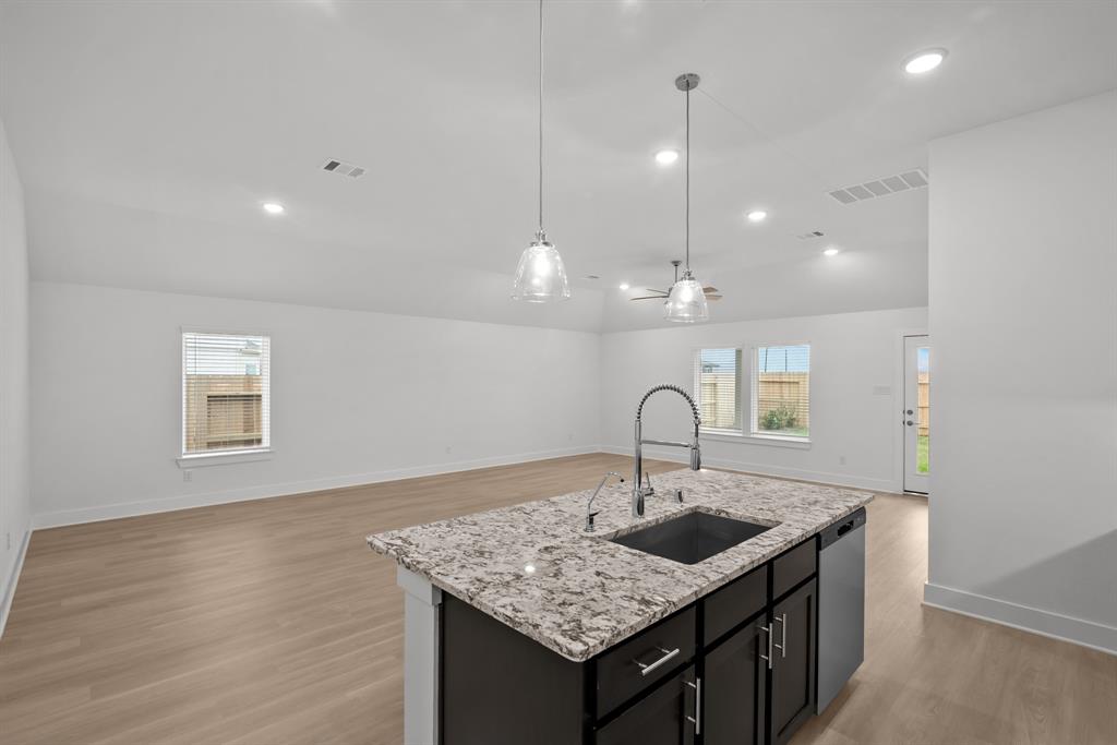 5806 Sunkissed Drive, Fulshear, Texas image 22