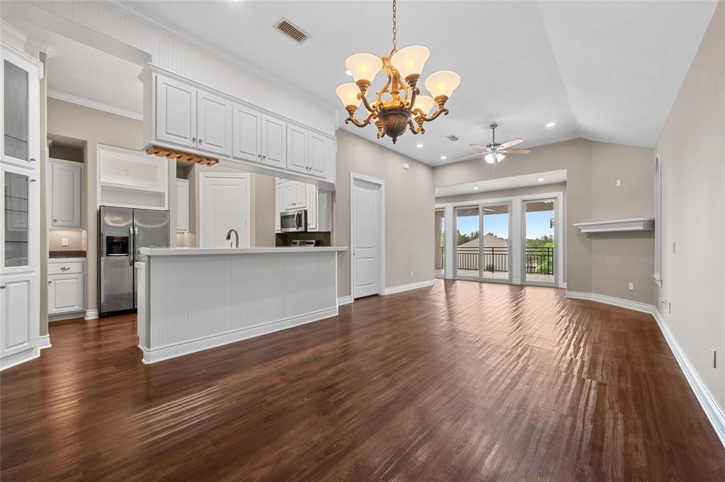 121 Capetown Lane, Conroe, Texas image 11