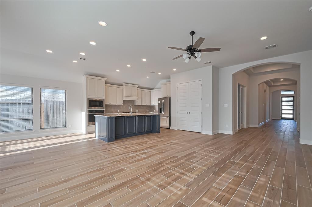 29808 Breezy Pines Loop, Fulshear, Texas image 13